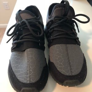 Adidas Tubular Sneakers